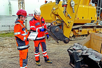 <p>Schnellwechsler für Bagger sind praktisch und deshalb verbreitet im Einsatz. Doch schwere und zum Teil tödliche Unfälle haben gezeigt, dass gewisse…</p>