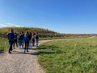 <p>Die Stadt Basel ist bis an die französische Grenze dicht bebaut. Die zum Landschaftspark «Parc des Carrières» umgestaltete Kiesgrubenlandschaft im…</p>