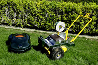 <p>Begrenzungskabel für Rasenroboter unter der Grasnarbe verlegen – das sollte schnell gehen, aber auch präzise genug, um Schäden am Kabel und Störungen…</p>