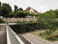 <p>Das Schulhaus Burghalde in Baden AG wurde erweitert und renoviert. Die Aussenraumgestaltung knüpft an die Gegebenheiten dieser historischen…</p>