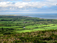 <p>Irland ist bekannt für seine ausgedehnten grünen Weiden mit Schafen und Rindern. Die grüne Insel beeindruckt aber auch mit ihren Nationalparks und den…</p>
