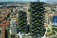 <p>Der Verkehr in den Städten nimmt zu, Grünraum und Luftqualität nehmen ab. Der Bosco Verticale in Mailand – ein Modell für die grüne, urbane…</p>